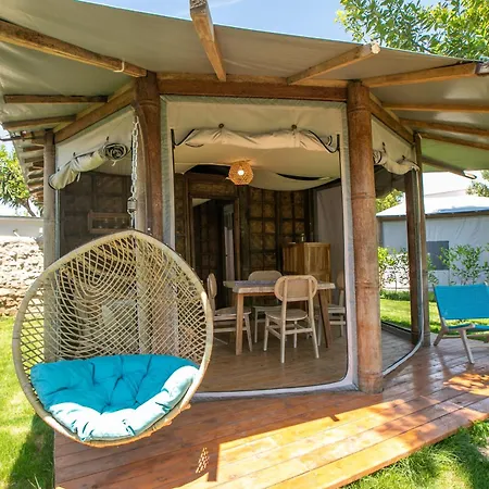 Camp & - La Caravella